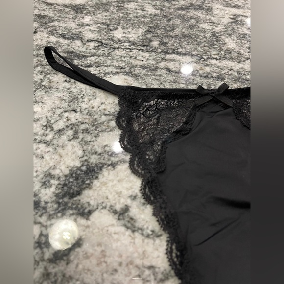 Victoria’s Secret V String panty XL - Picture 5 of 13
